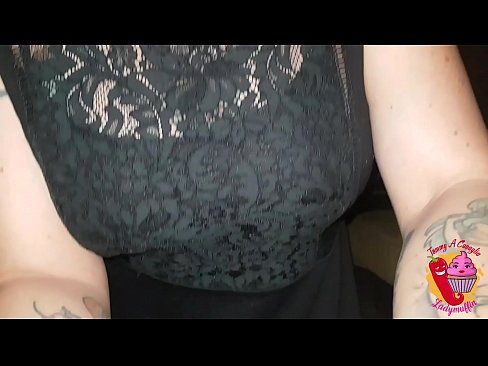 ❤️ Njerka e përdalë i jep atij një blowjob dhe spanjisht Qyrje tek ne ❤