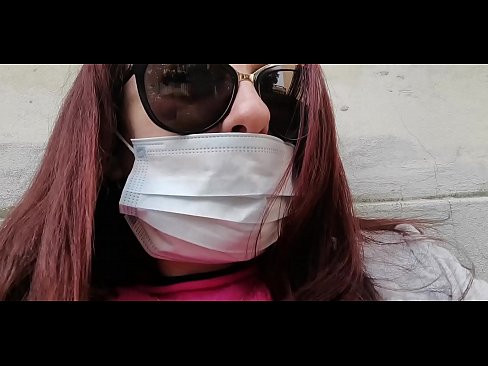 ❤️ Nicoletta hakmerret me fqinjin e saj dhe urinon në garazhin e tij (Karantina speciale italiane Covid19) Qyrje tek ne ❤